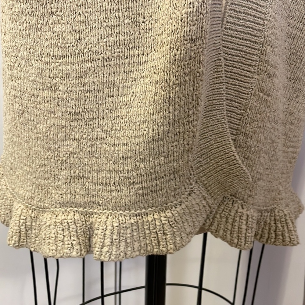 Sarah Spencer One button cardigan sweater with ruffle trim - Picture 3 of 7